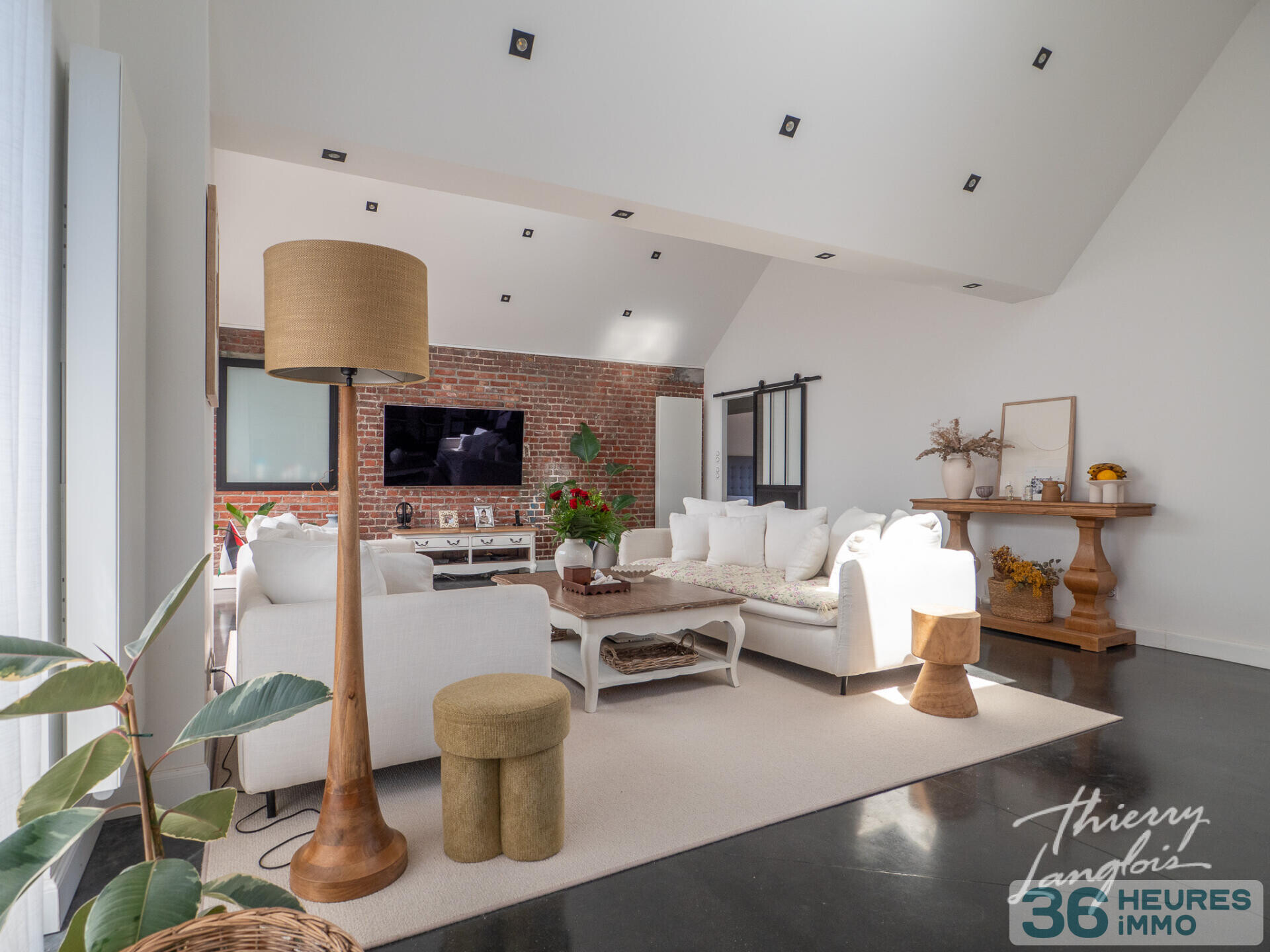 EXCLUSIVITÉ  Superbe Loft de plain-pied dans une ancienne brasserie