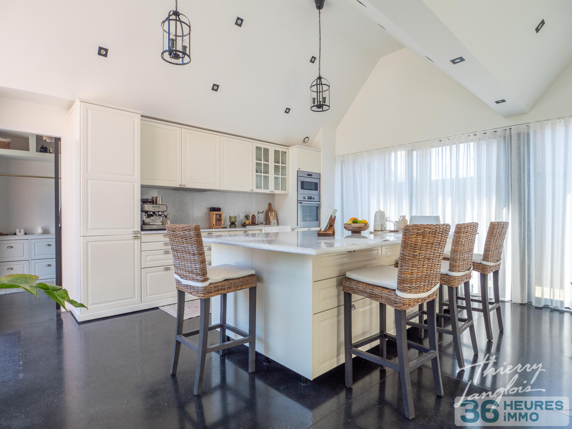 EXCLUSIVITÉ  Superbe Loft de plain-pied dans une ancienne brasserie