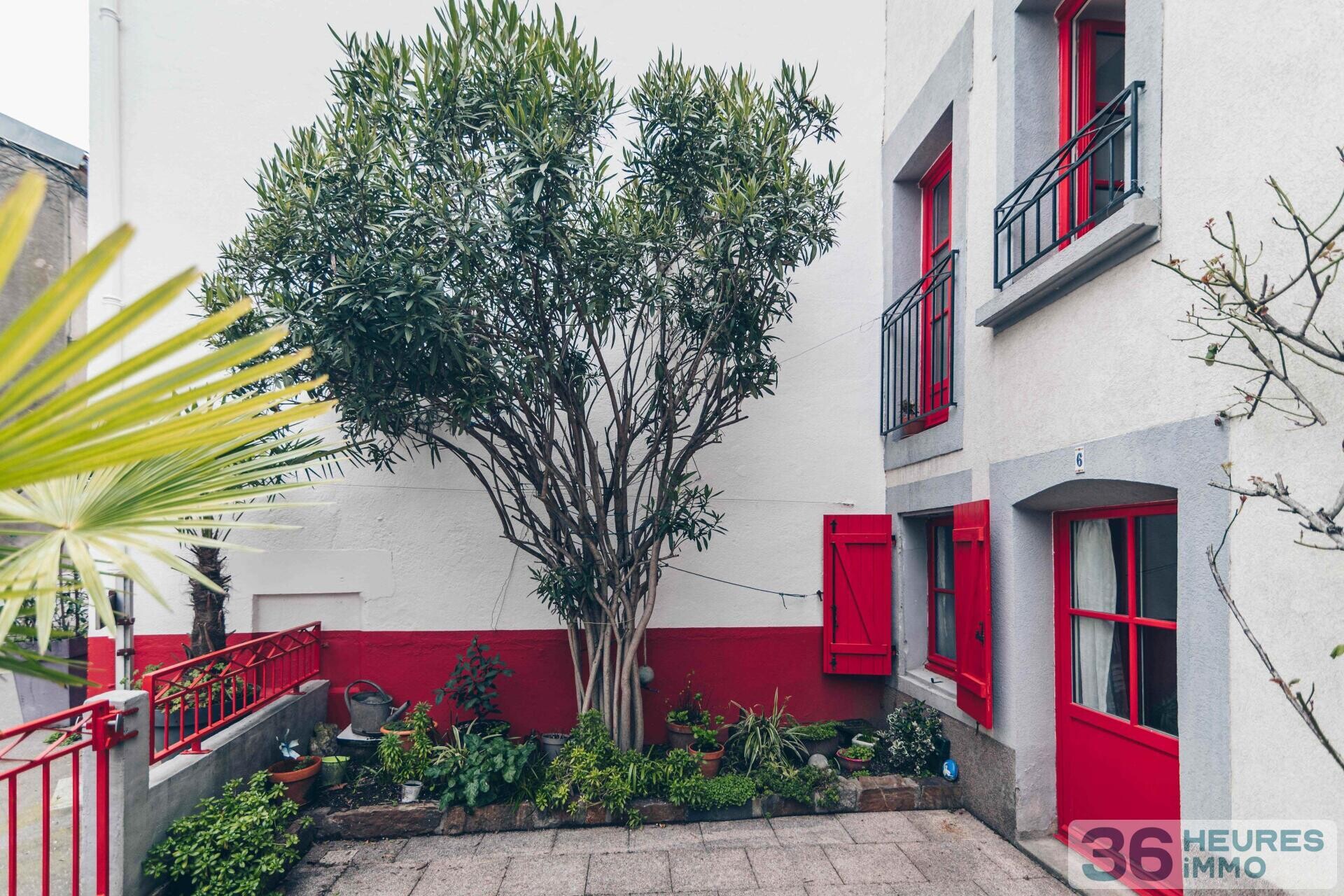 Maison de caractère nichée au cœur des ruelles de Trentemoult avec Jardinet.