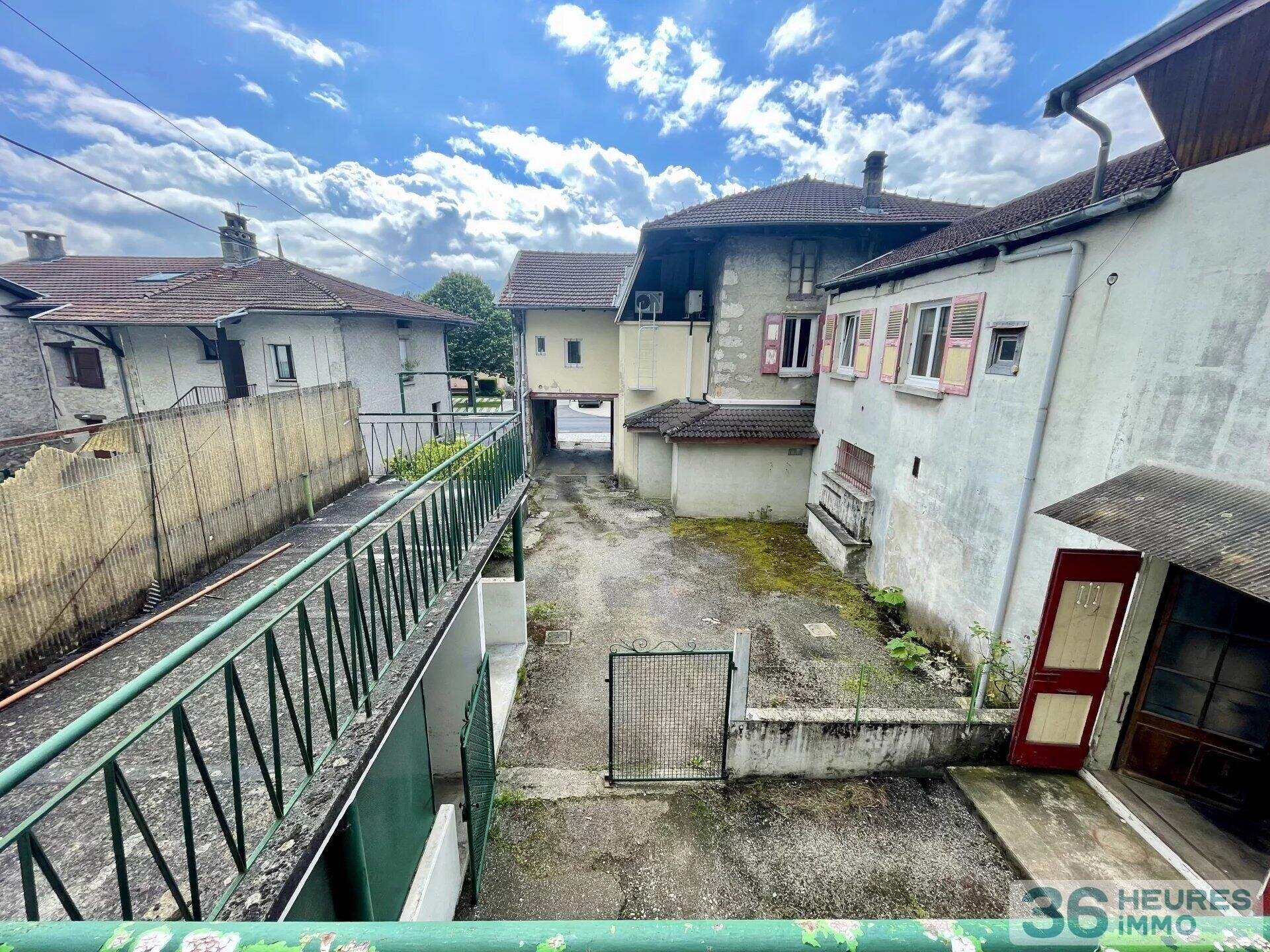 Bernin, maison en centre-ville sur terrain de 1100 m²