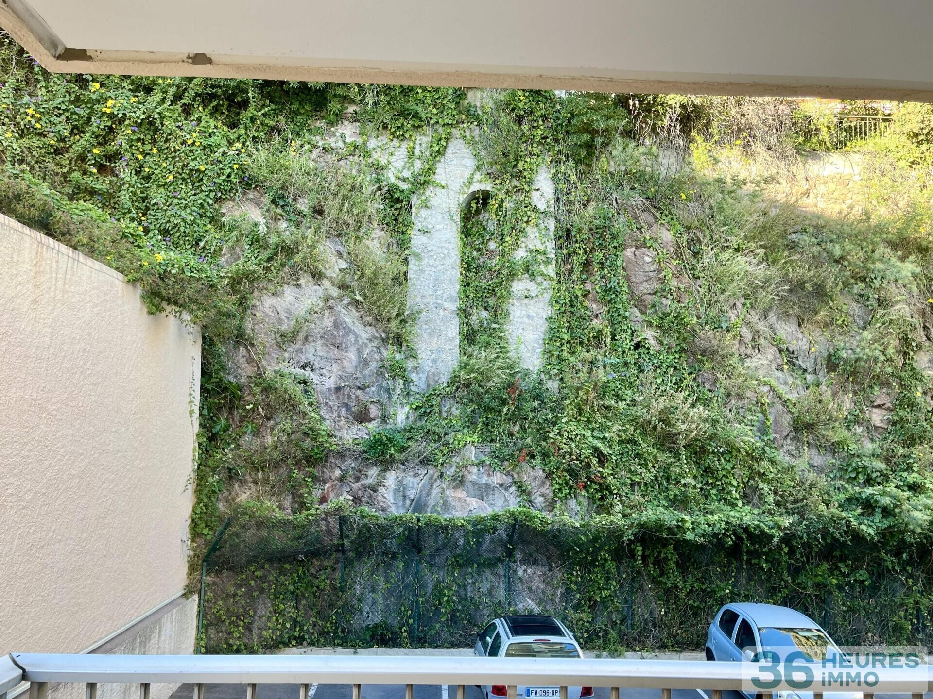 CANNES STUDIO AVEC BALCON ET PARKING