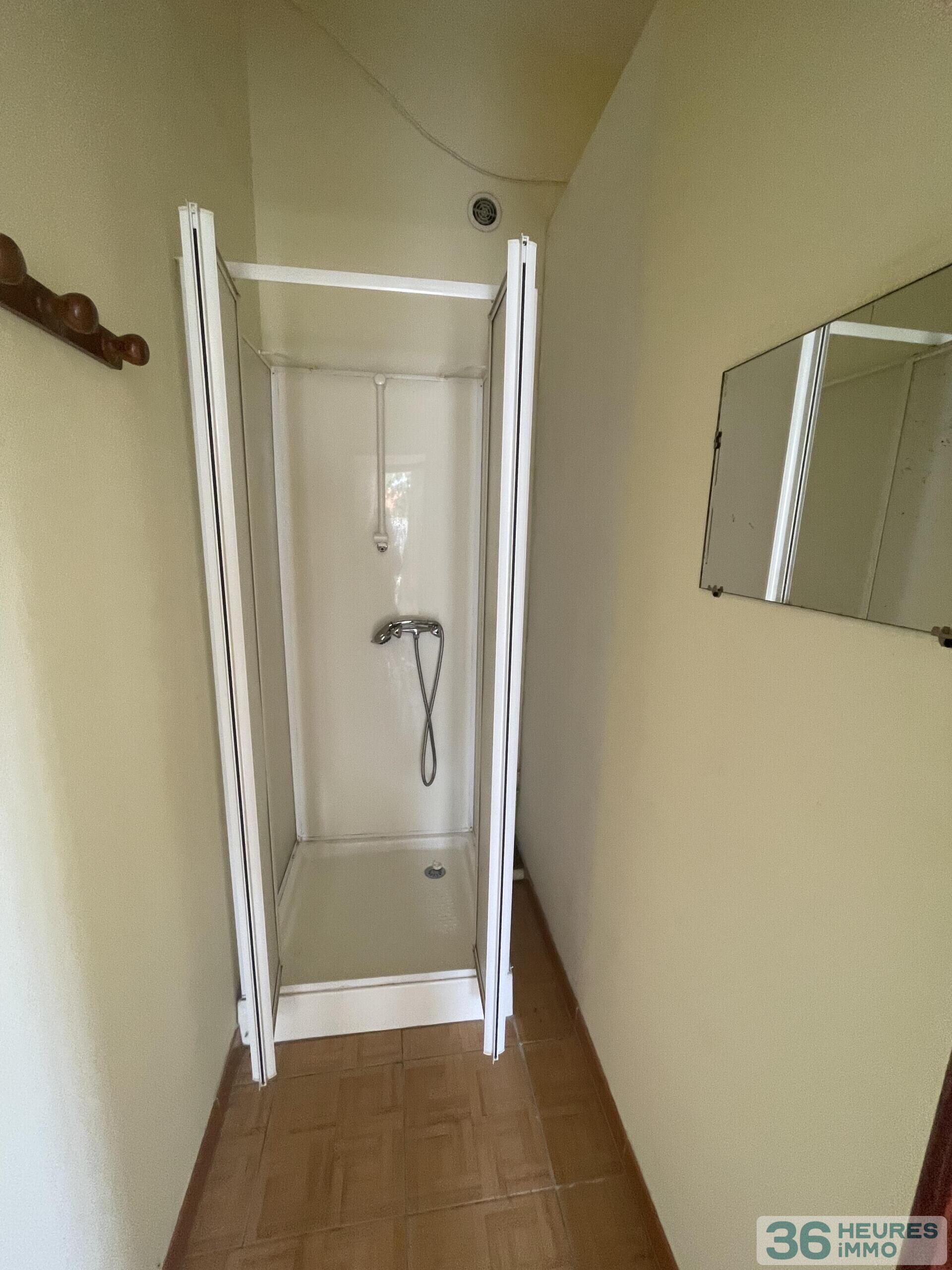 Bâtiment réhabilitable en habitation 