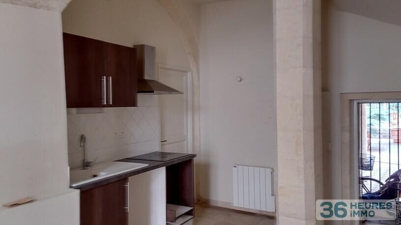 BEL APPARTEMENT T3 (1 chambre) dans un immeuble classé du XVIIe