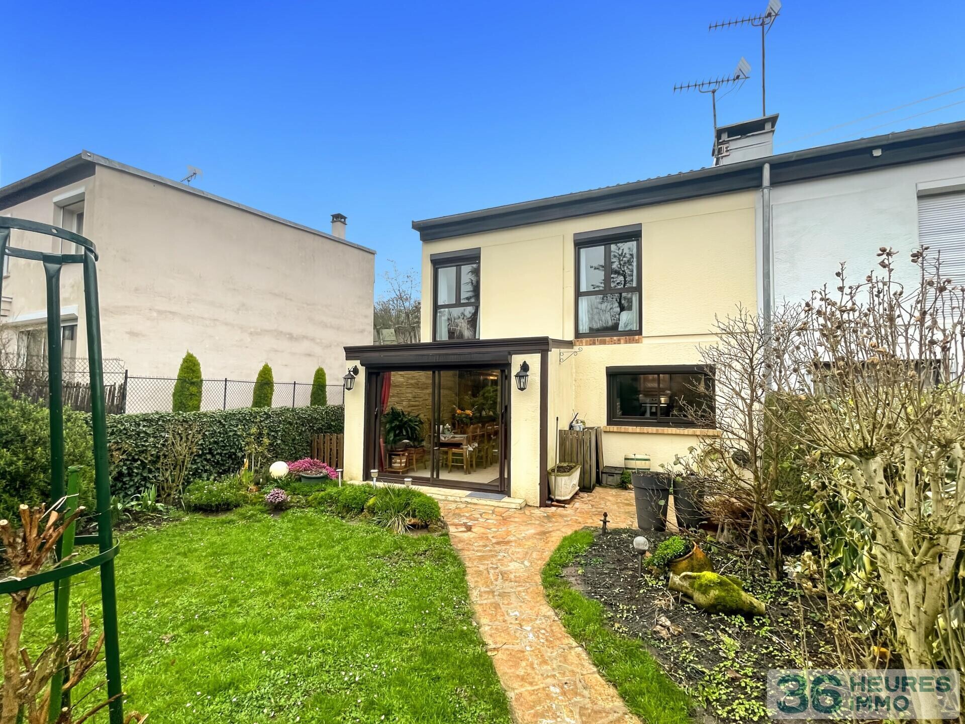 Maison de 94 m² sur une parcelle de 262 m² à Bievres