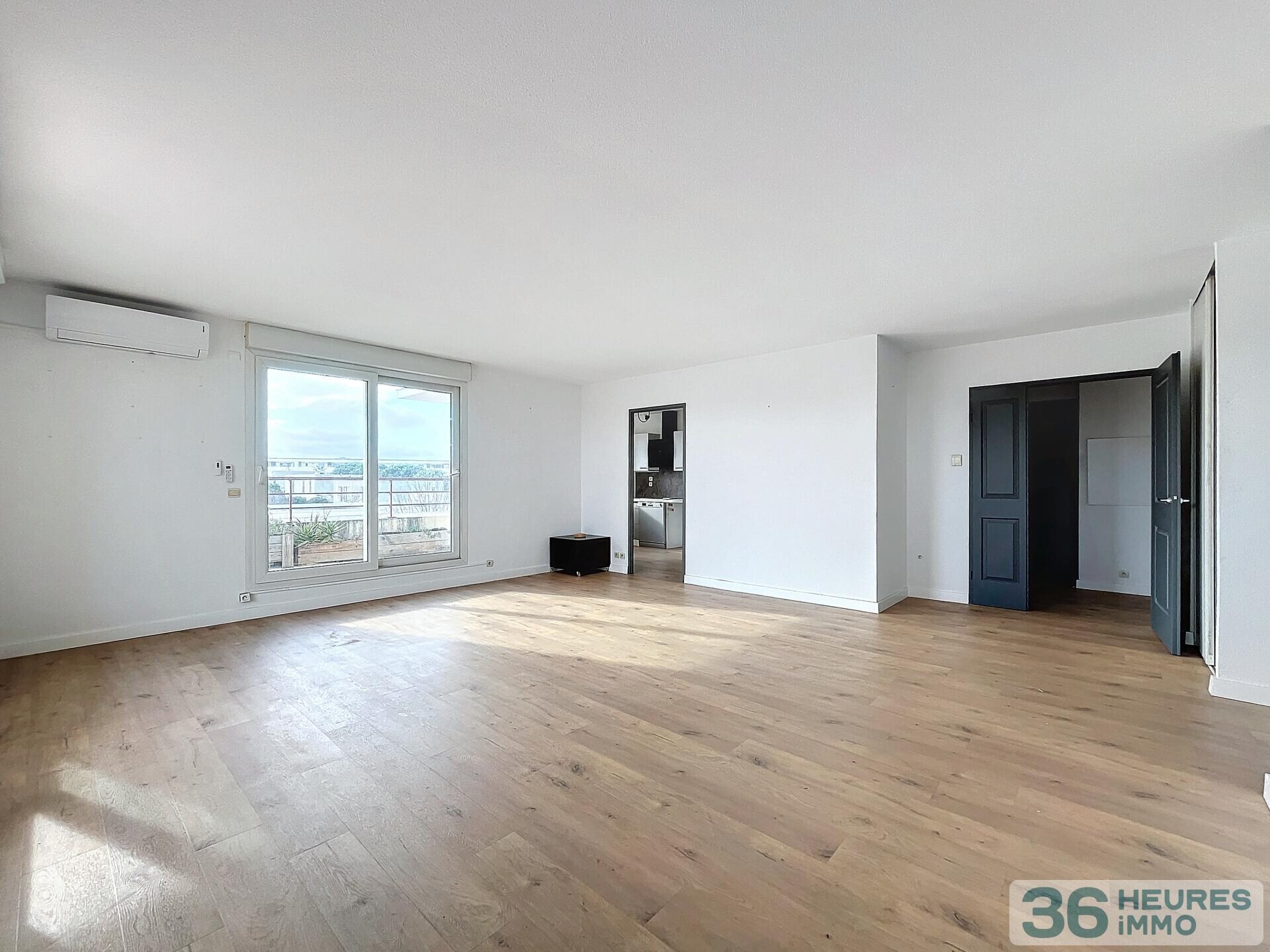 Dernier étage résidence 2002 F4 de 107 m² avec terrasse de 109 m², deux garage et parking