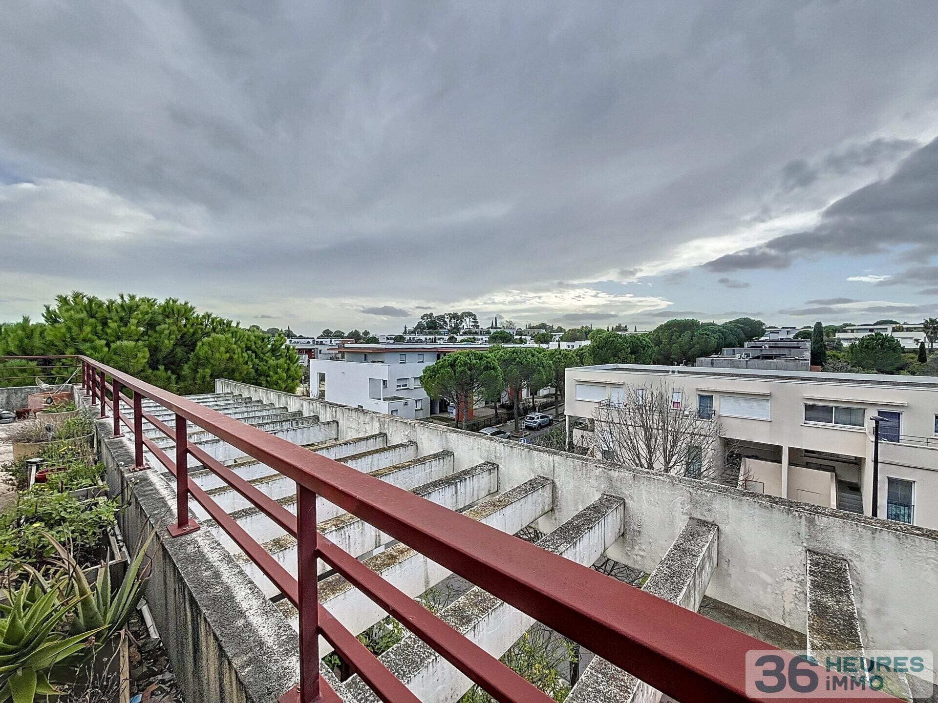 Dernier étage résidence 2002 F4 de 107 m² avec terrasse de 109 m², deux garage et parking