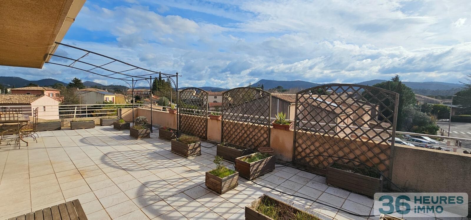 Appartement de 67m² avec terrasse de 77m² à GAREOULT