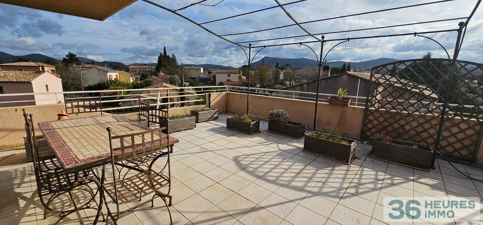 Appartement de 67m² avec terrasse de 77m² à GAREOULT