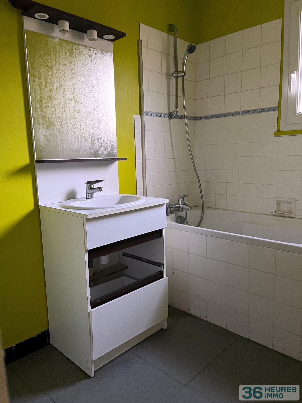 Belle parcelle de 935m2 avec une maison à restaurer