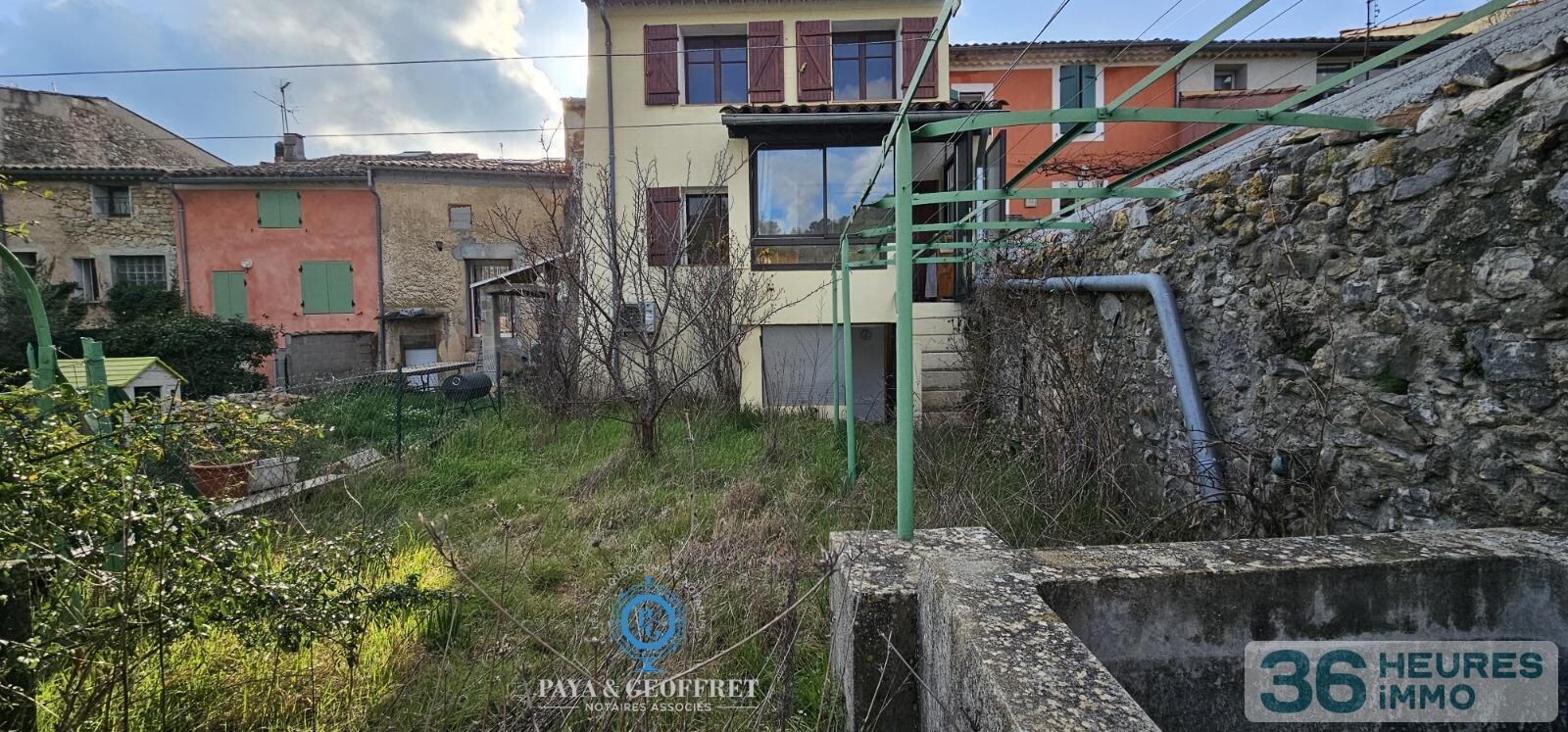 Maison de village de 114m² à rénover avec jardin à LA ROQUEBRUSSANNE