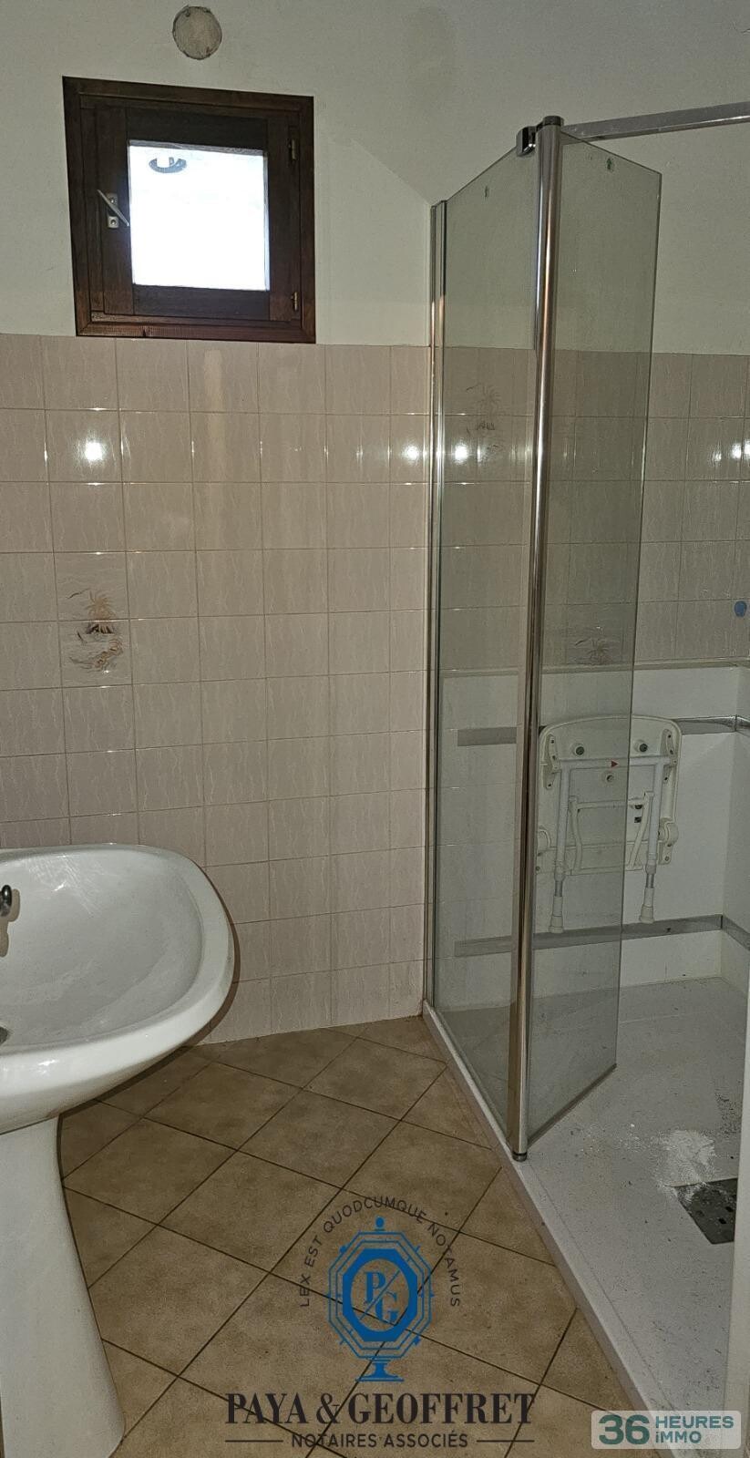 Maison de village de 114m² à rénover avec jardin à LA ROQUEBRUSSANNE