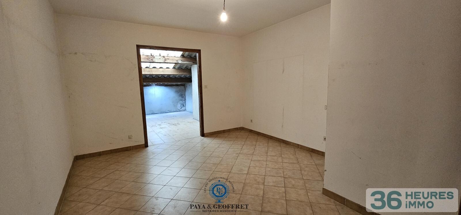 Maison de village de 114m² à rénover avec jardin à LA ROQUEBRUSSANNE