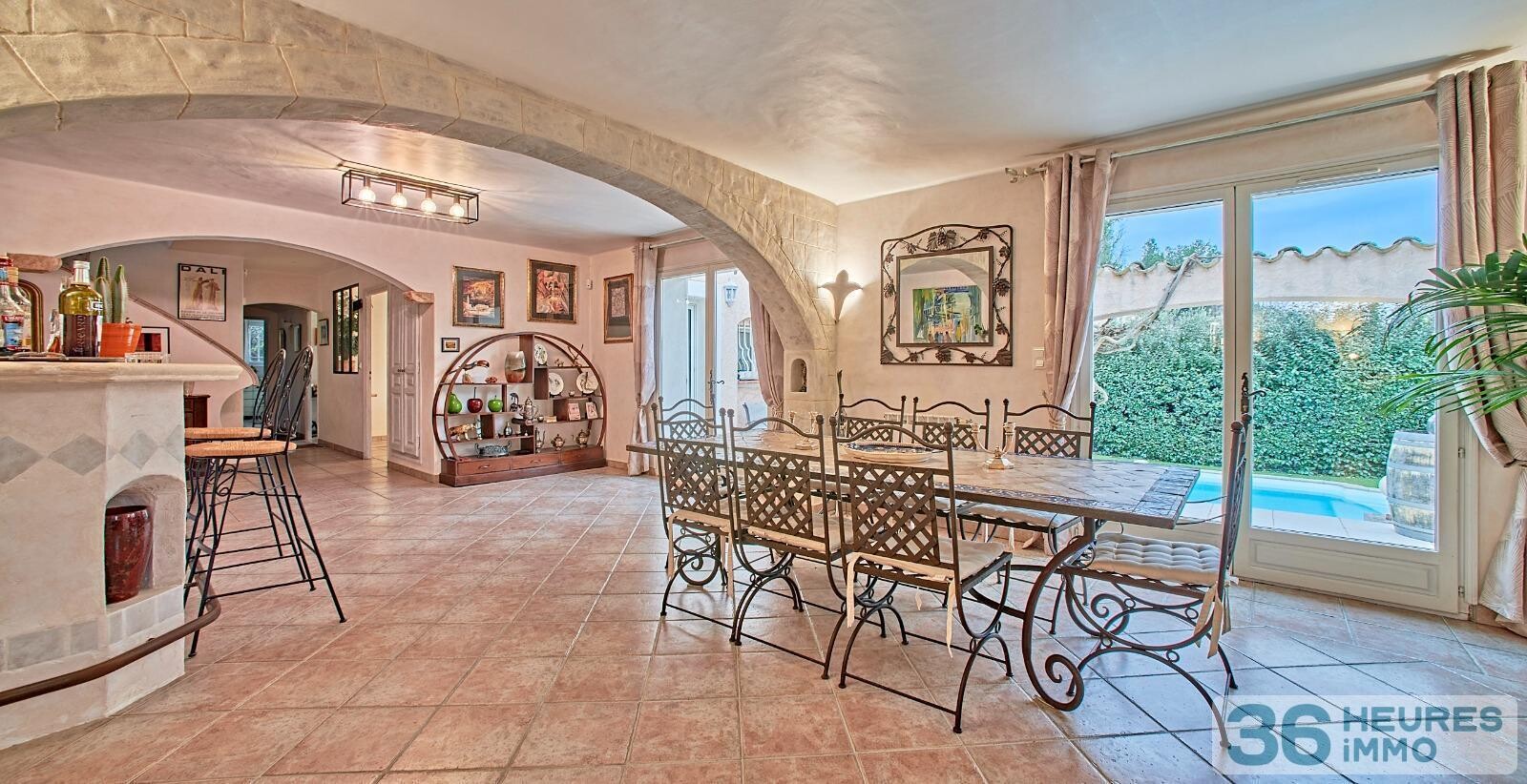 VILLA DANS QUARTIER RESIDENTIEL DE VALESCURE