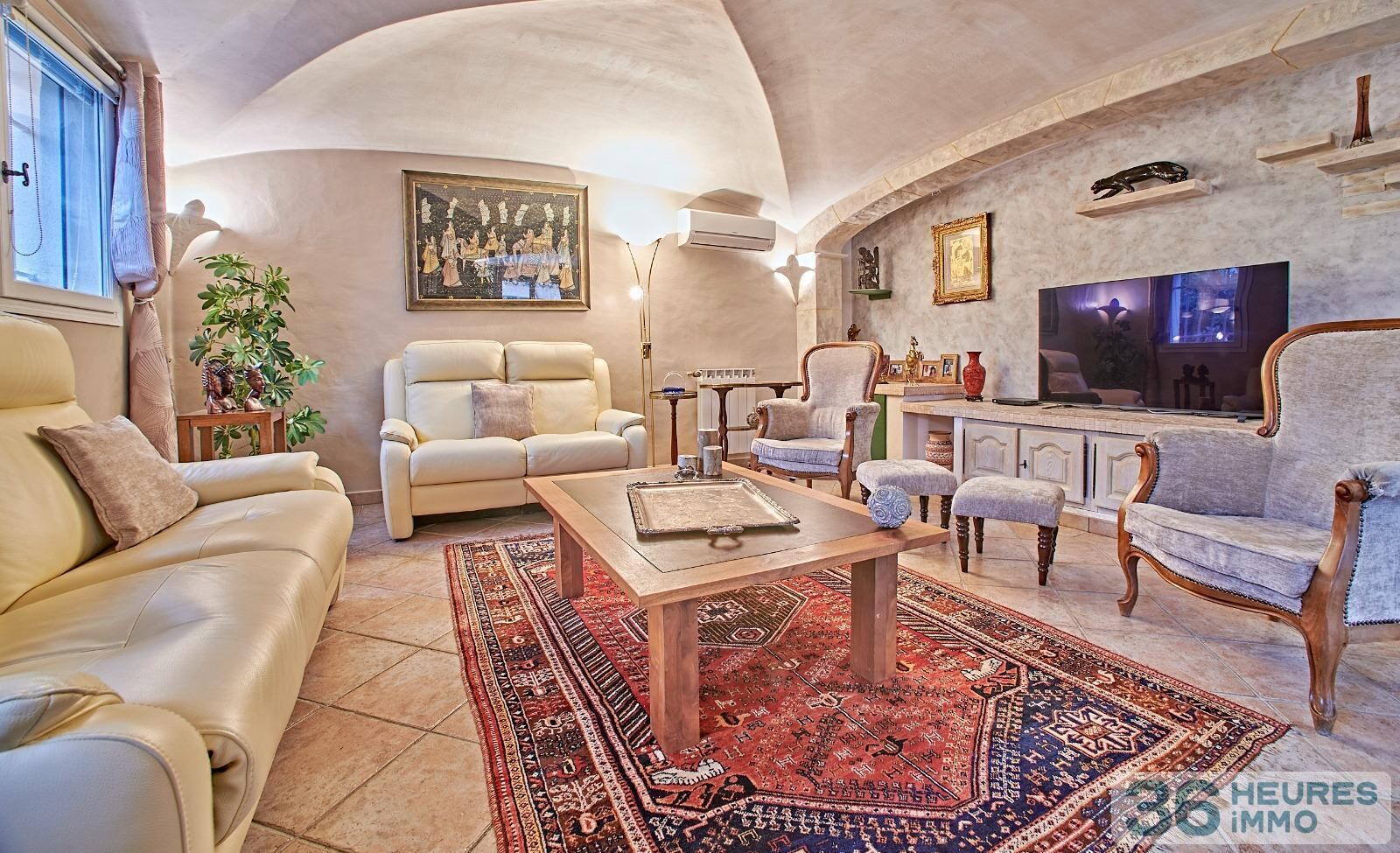 VILLA DANS QUARTIER RESIDENTIEL DE VALESCURE