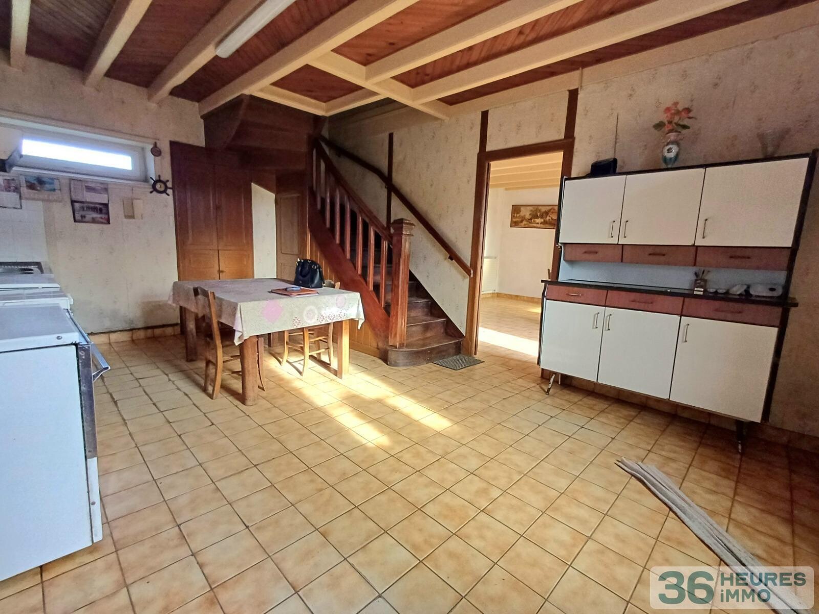 Maison en pierre avec dépendances à rénover