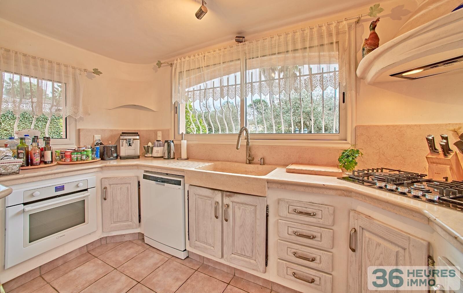 VILLA DANS QUARTIER RESIDENTIEL DE VALESCURE