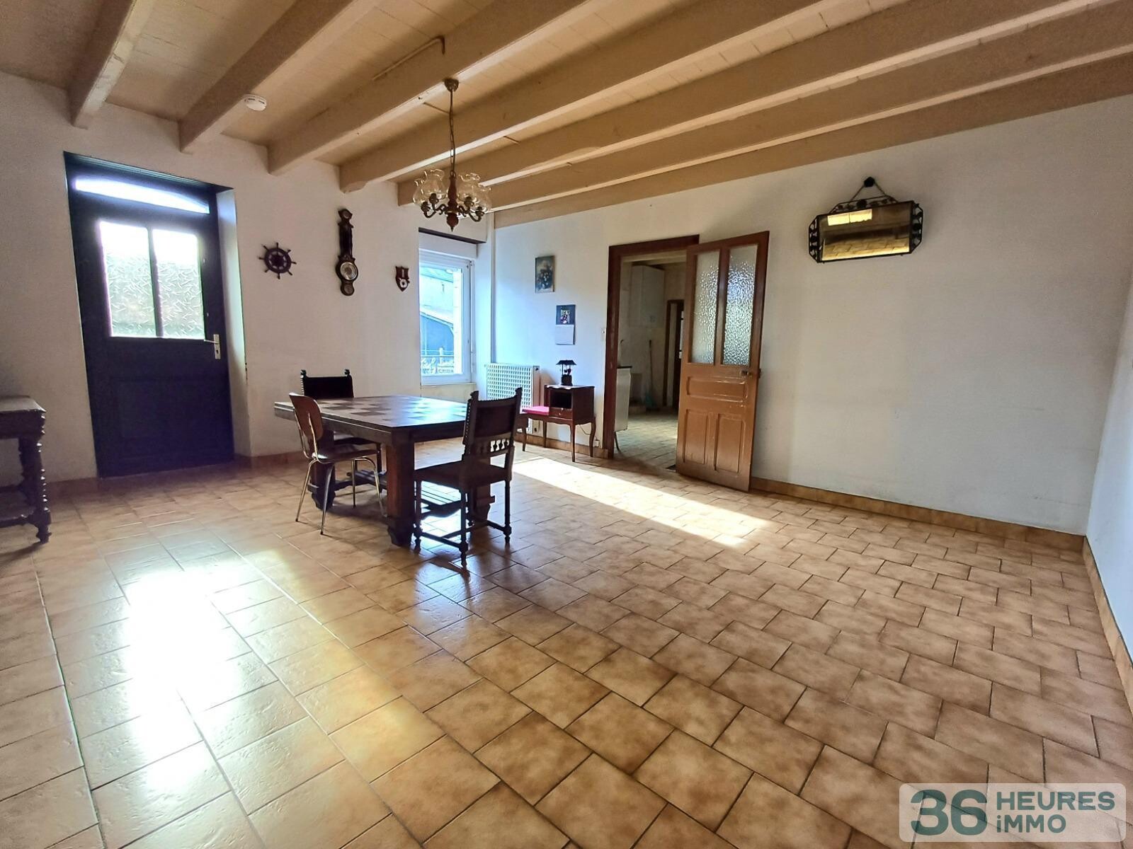 Maison en pierre avec dépendances à rénover