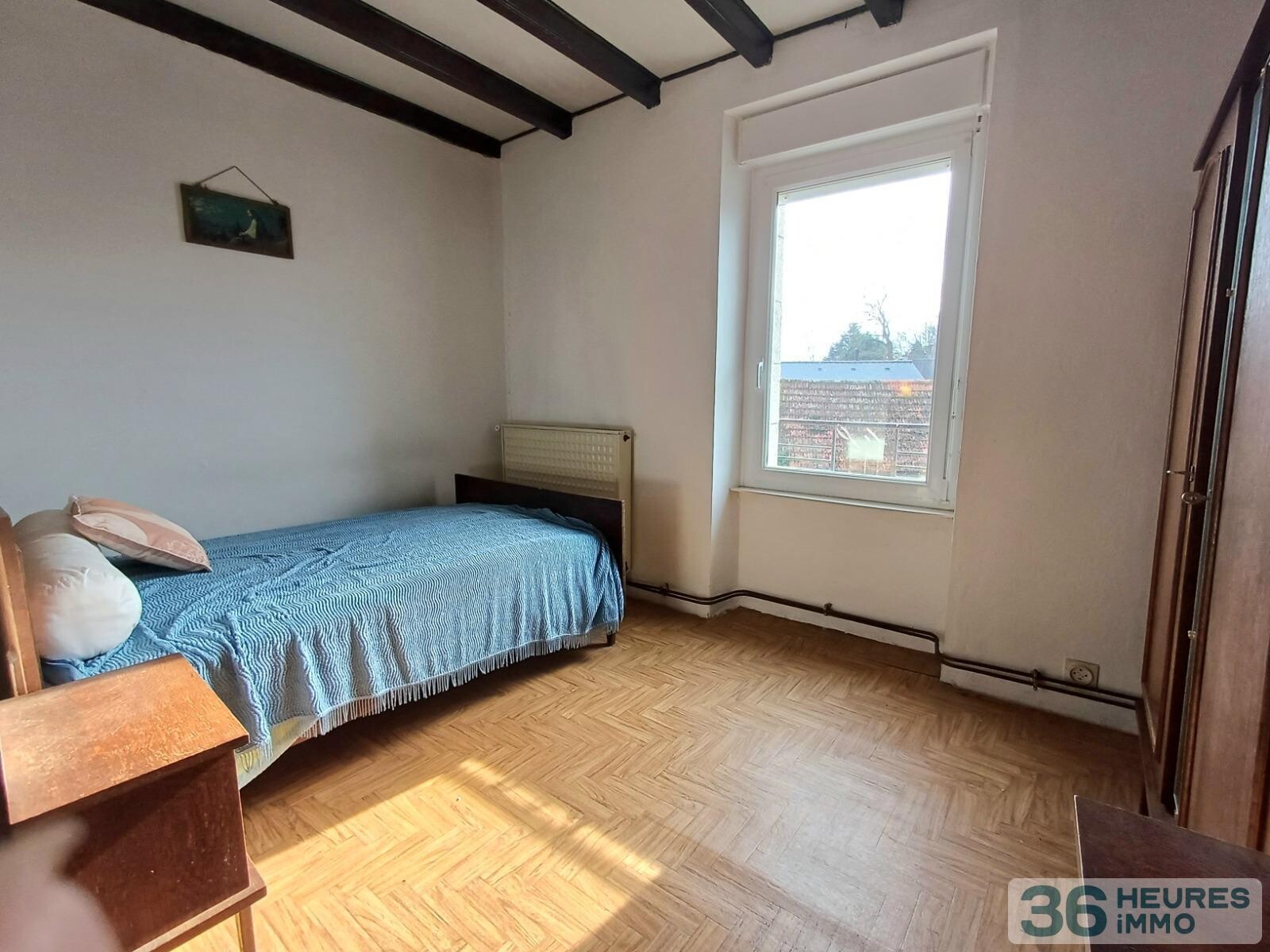 Maison en pierre avec dépendances à rénover