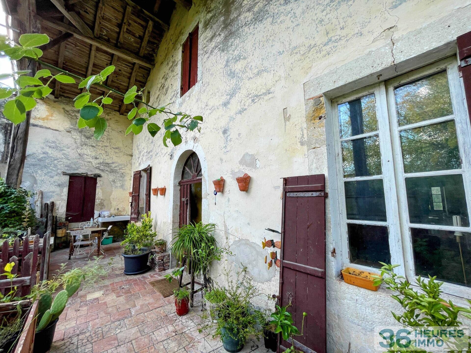 Maison de caractère en pierre de 163m2 à restaurer