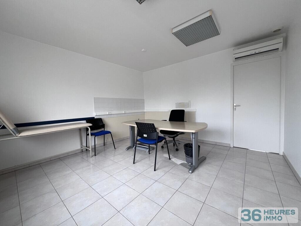 BATIMENT AVEC BUREAU ET LOGEMENT A L'ETAGE