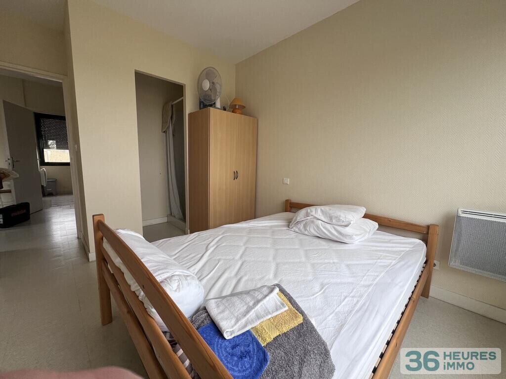 BATIMENT AVEC BUREAU ET LOGEMENT A L'ETAGE