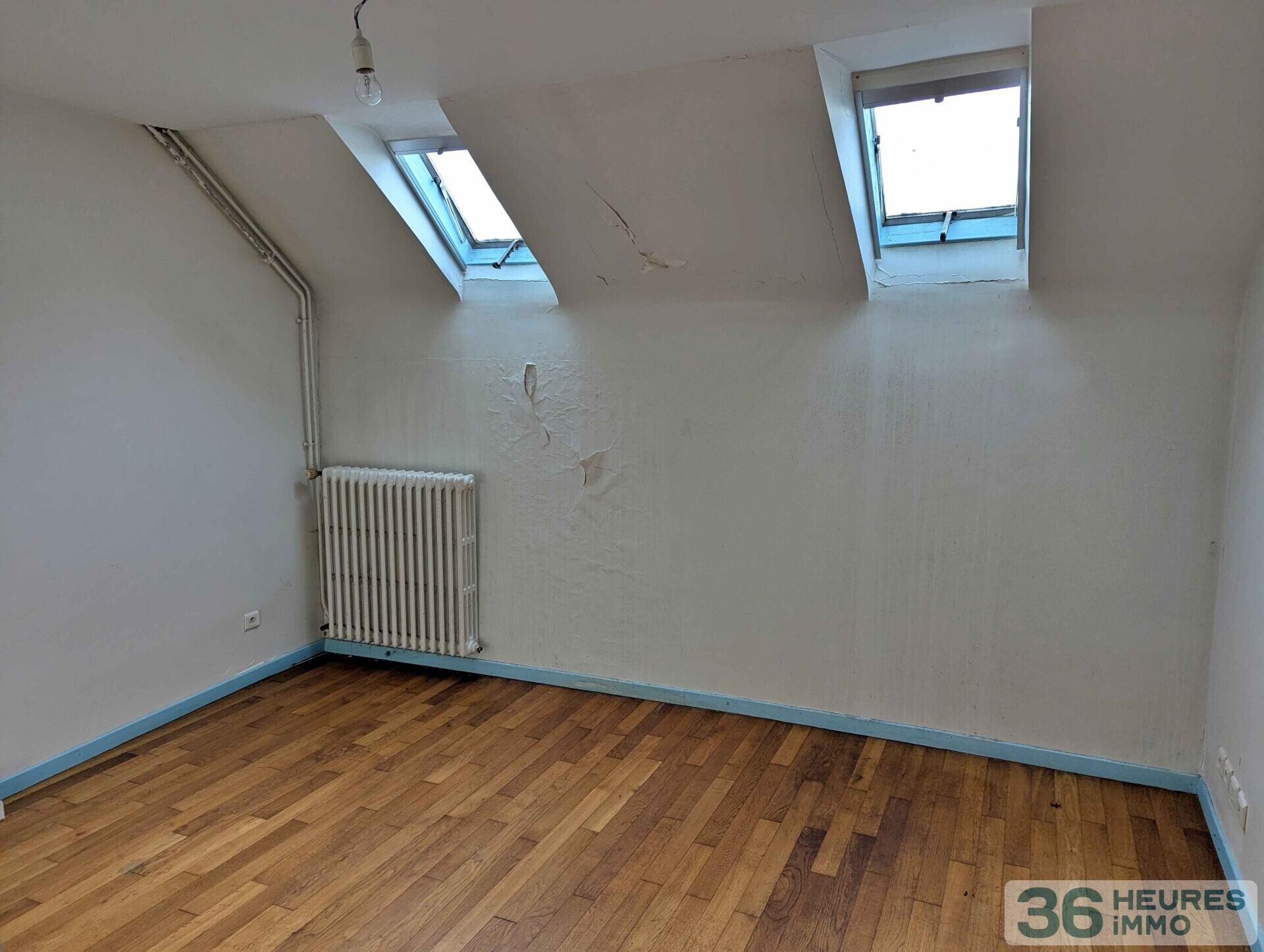 Immeuble en monopropriété comprenant 5 logements à rénover avec jardin à COULANGES LA VINEUSE