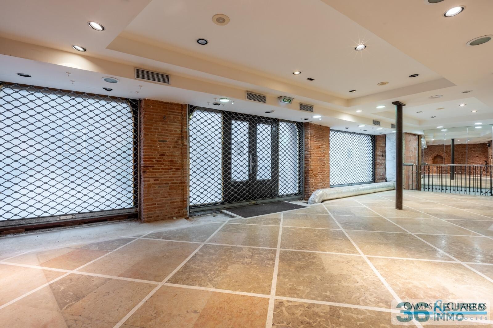 Local commercial hypercentre