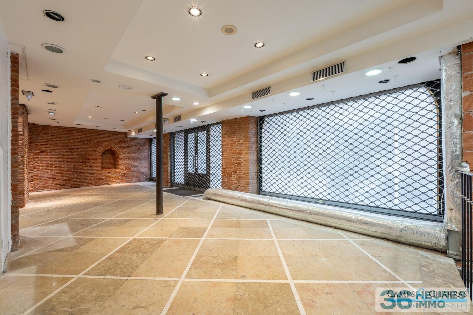 Local commercial hypercentre