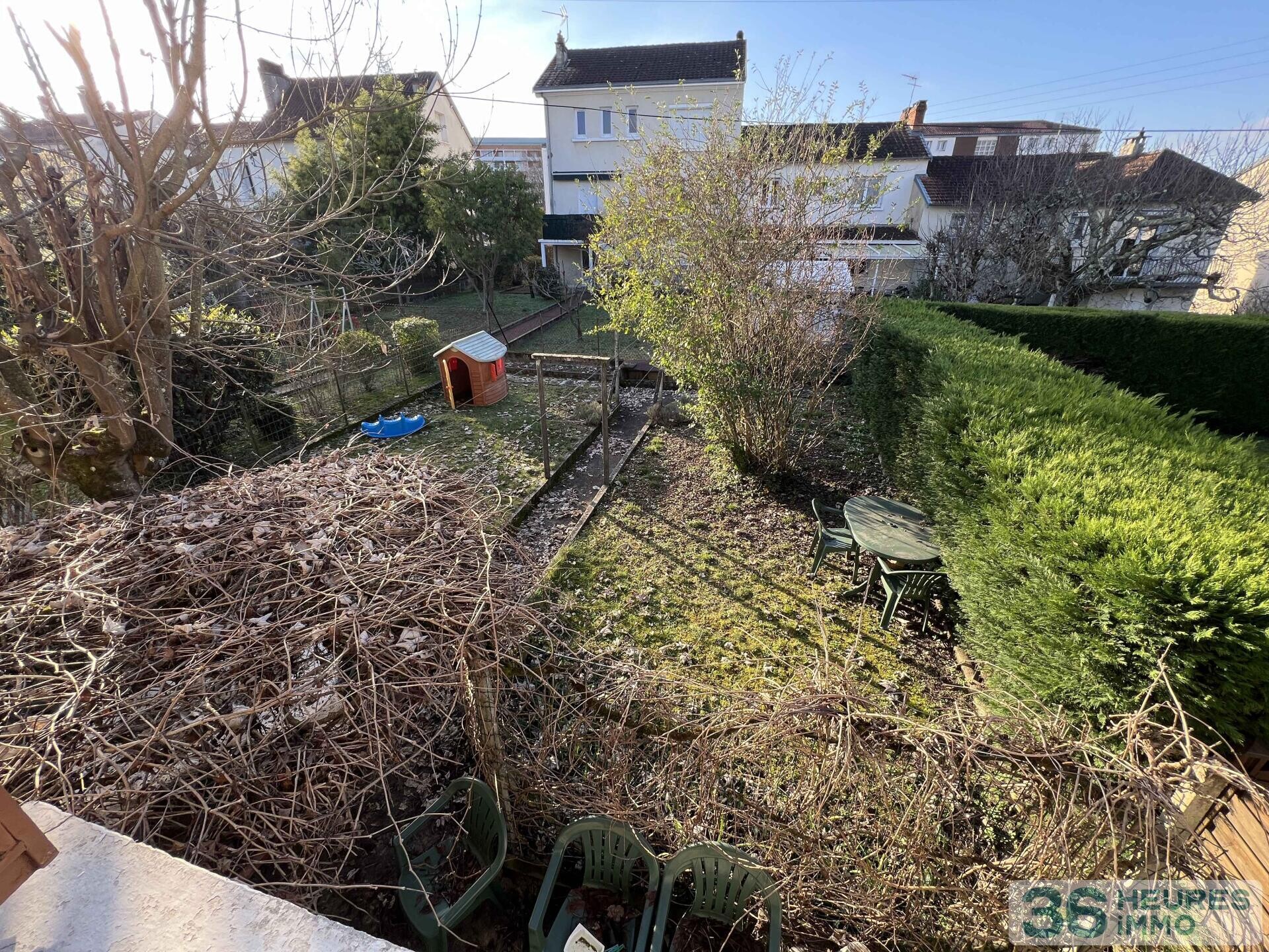 MAISON SUR SOUS SOL AVEC JARDIN