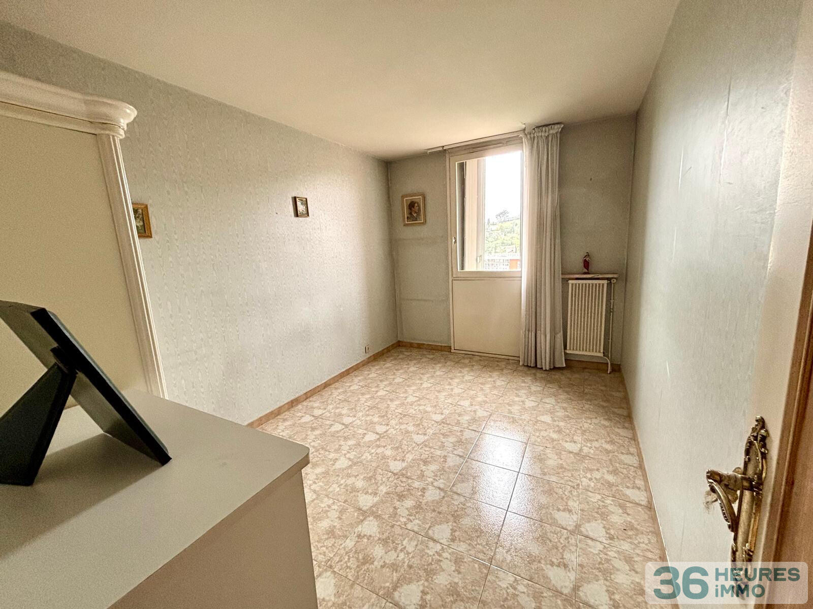 Vente interactive   appartement 102 m2 balcon, garage et cave   Vue Gardon