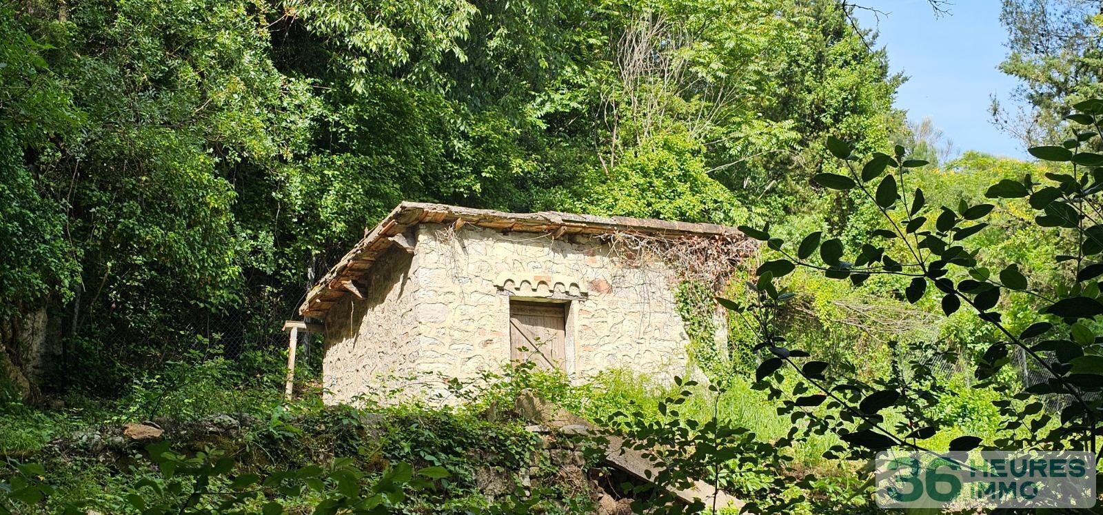 Terrain de 2790m² à LE LUC