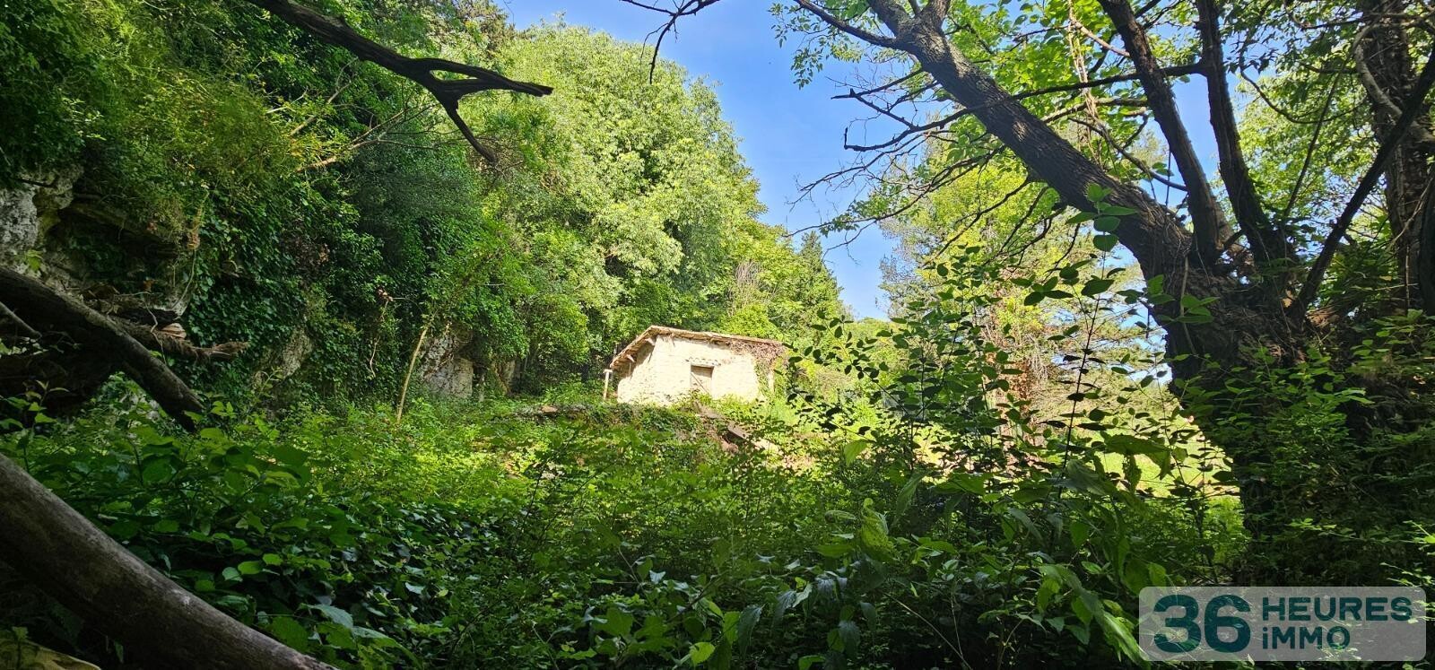 Terrain de 2790m² à LE LUC