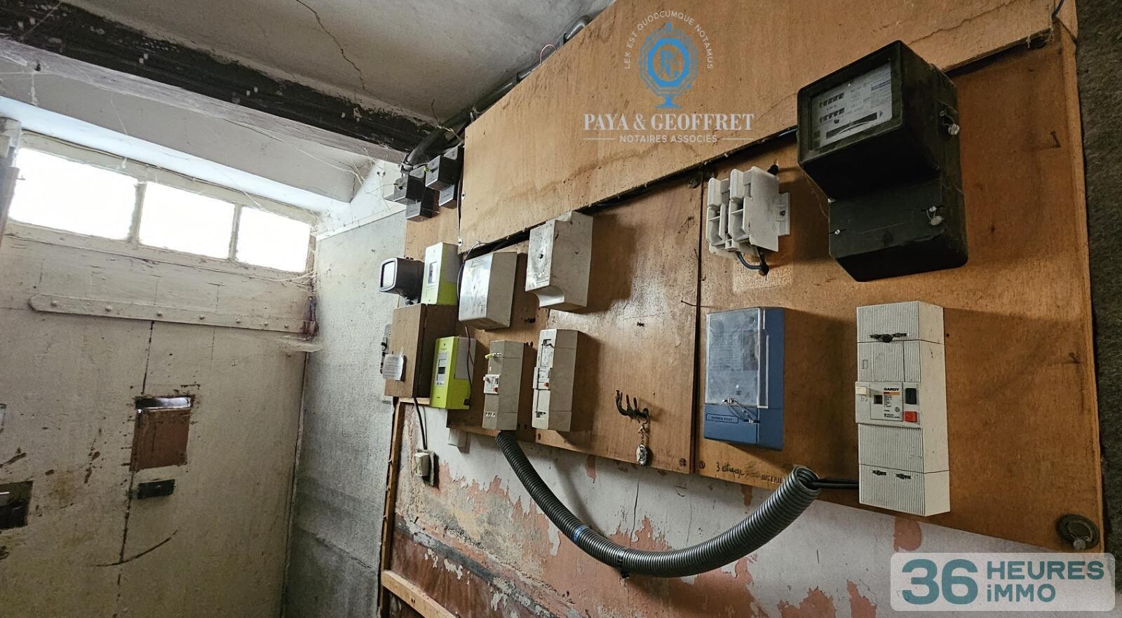 Immeuble de rapport à rénover de 276 m² à LA ROQUEBRUSSANNE