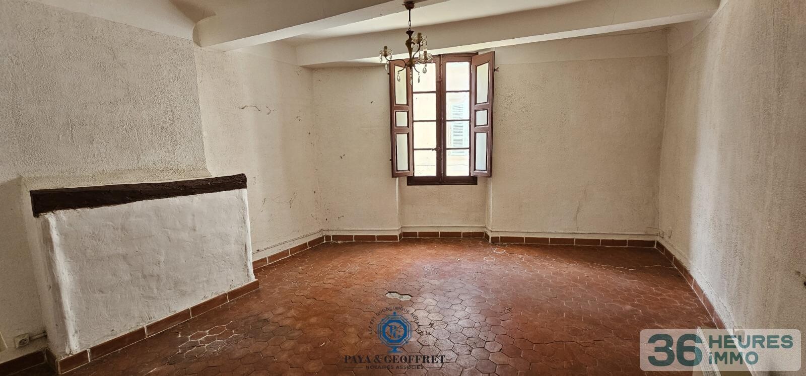 Immeuble de rapport à rénover de 276 m² à LA ROQUEBRUSSANNE