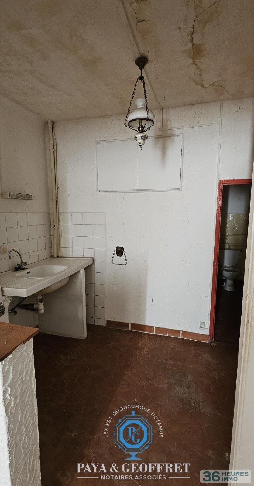 Immeuble de rapport à rénover de 276 m² à LA ROQUEBRUSSANNE