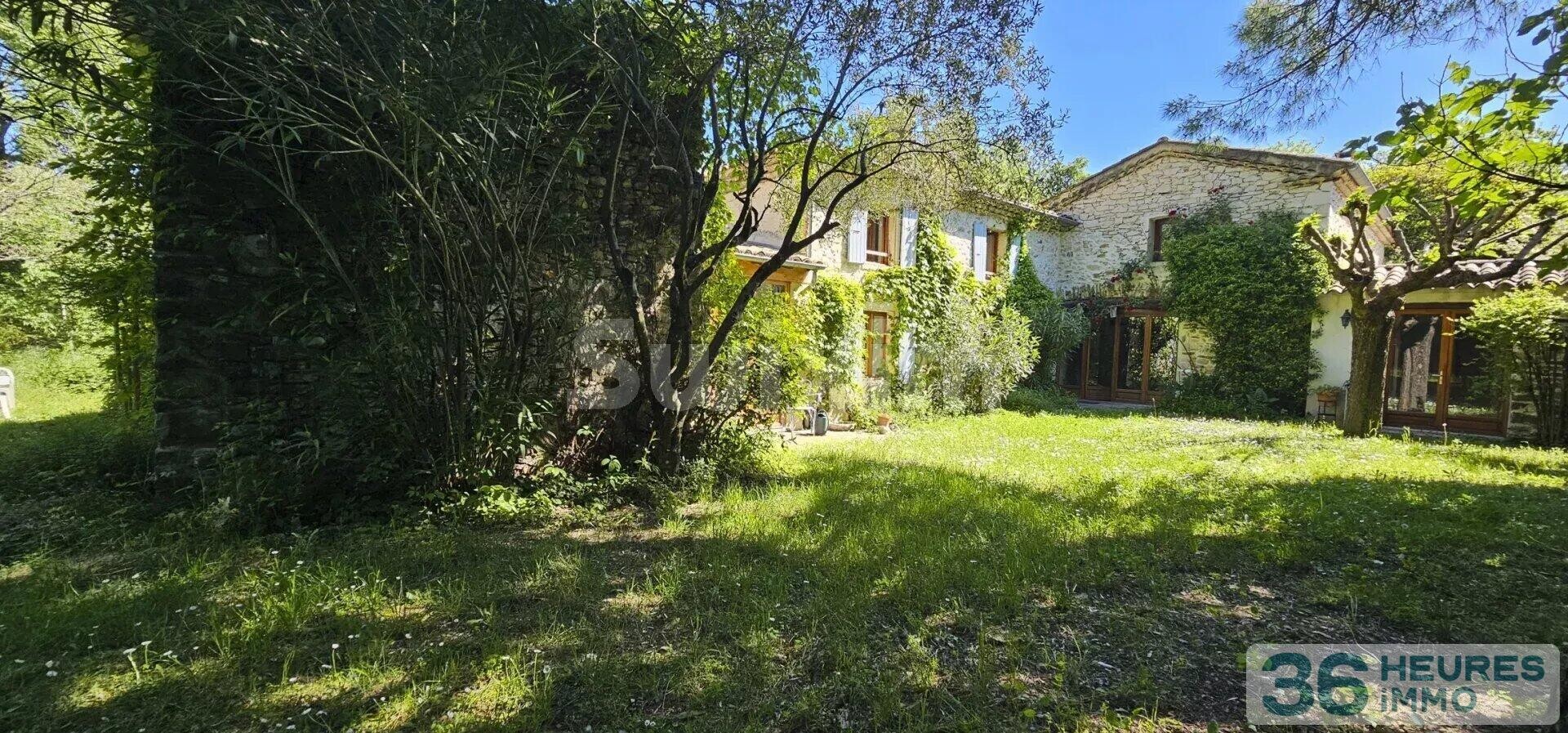 Mas de 345 m² sur 1,9 hectares