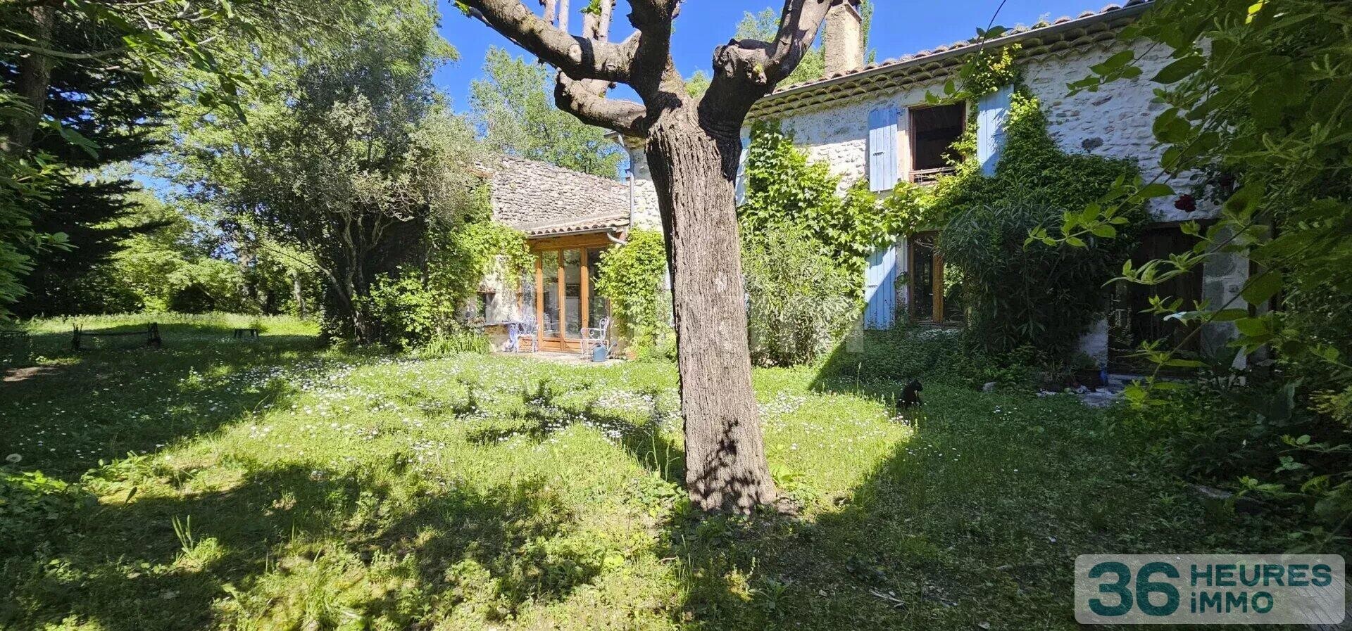 Mas de 345 m² sur 1,9 hectares
