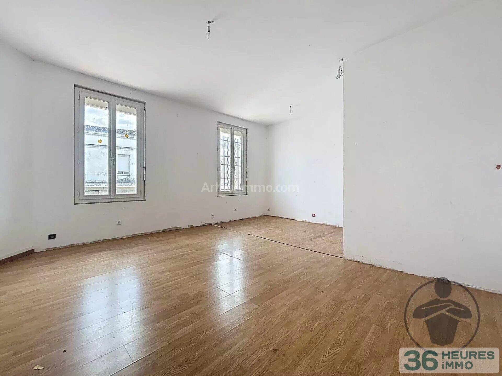 Immeuble 10 pièces en centre-ville de Coutras
