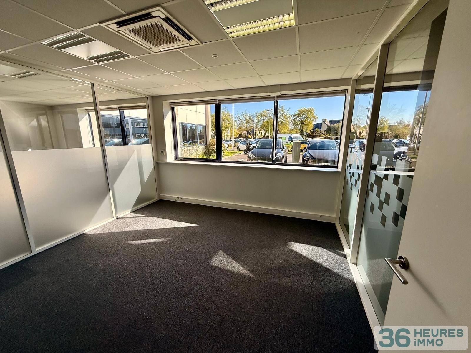 Bureaux / 360 m²