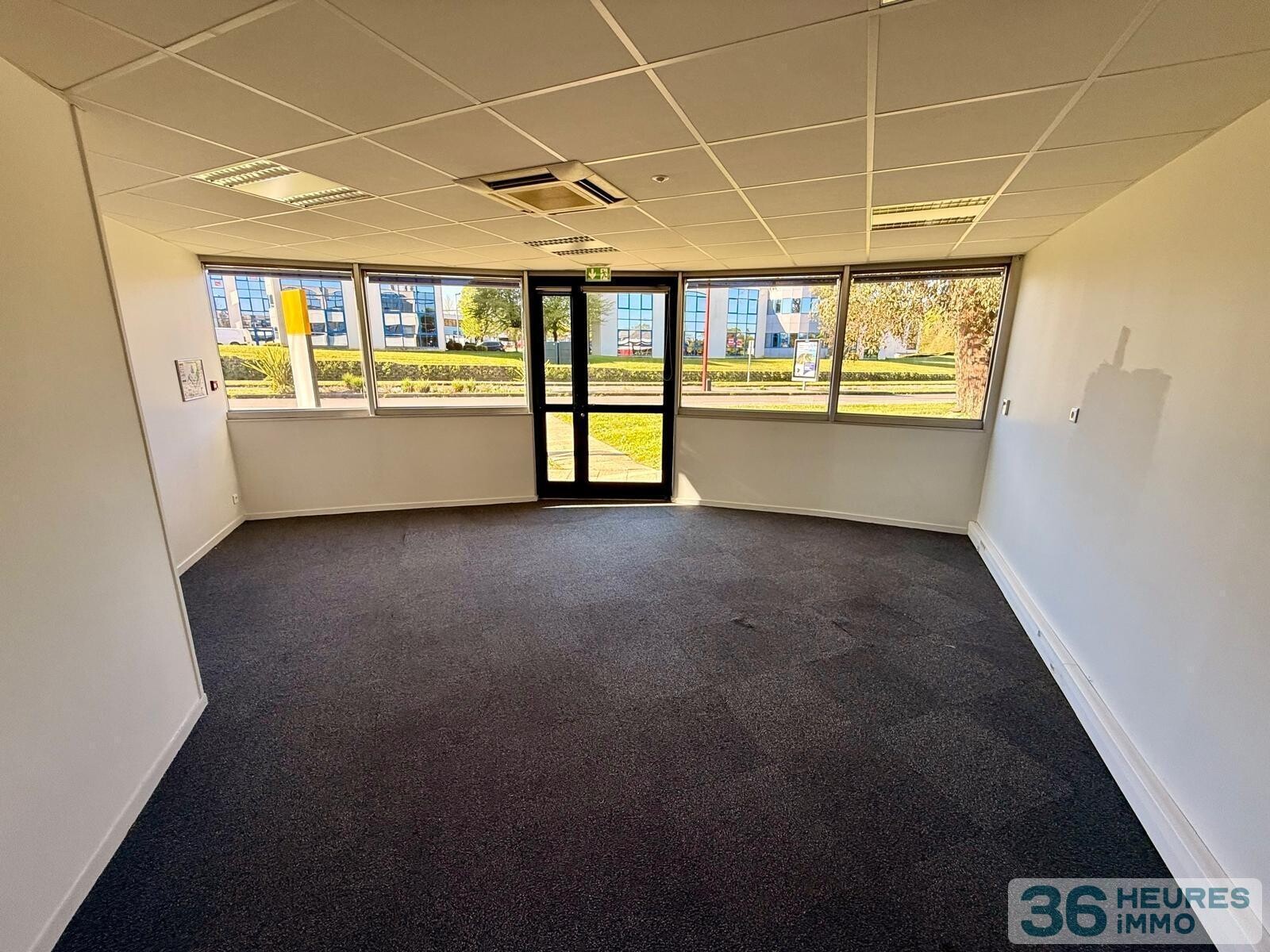 Bureaux / 360 m²