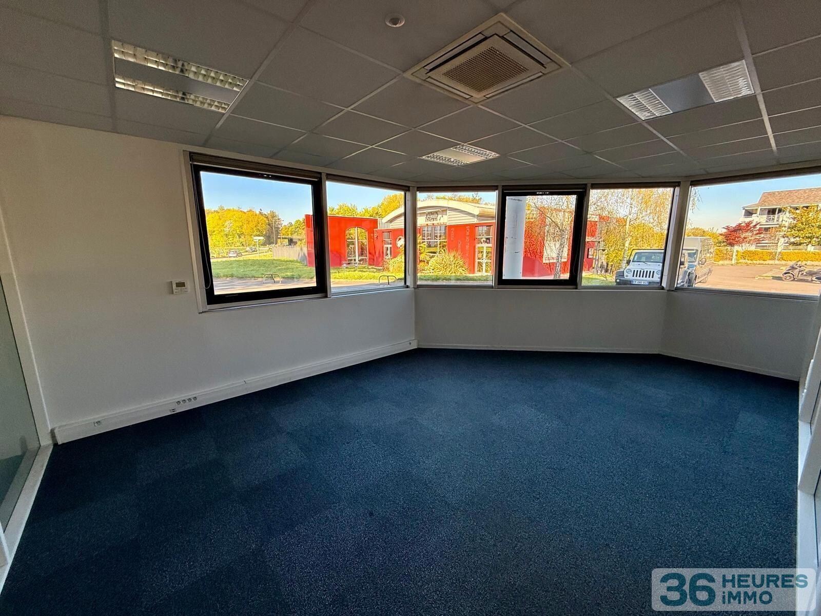 Bureaux / 360 m²