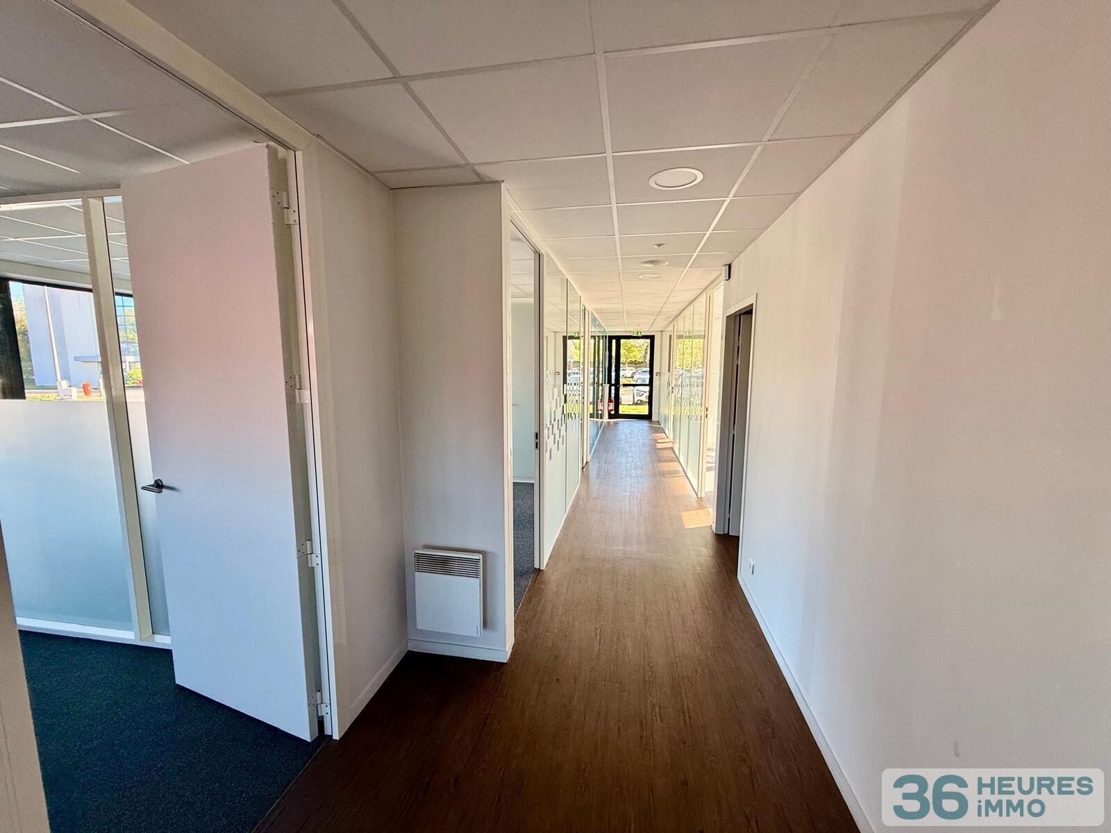 Bureaux / 360 m²