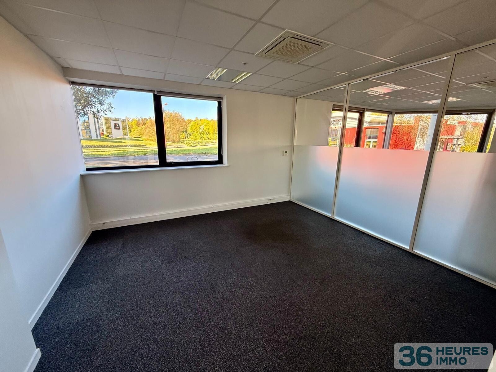 Bureaux / 360 m²
