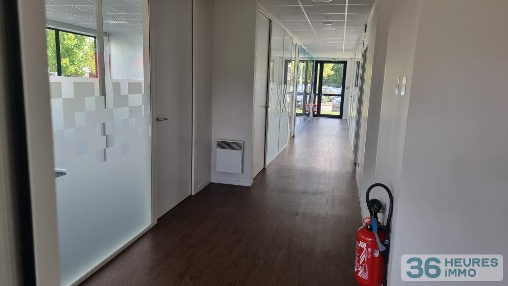 Bureaux / 360 m²
