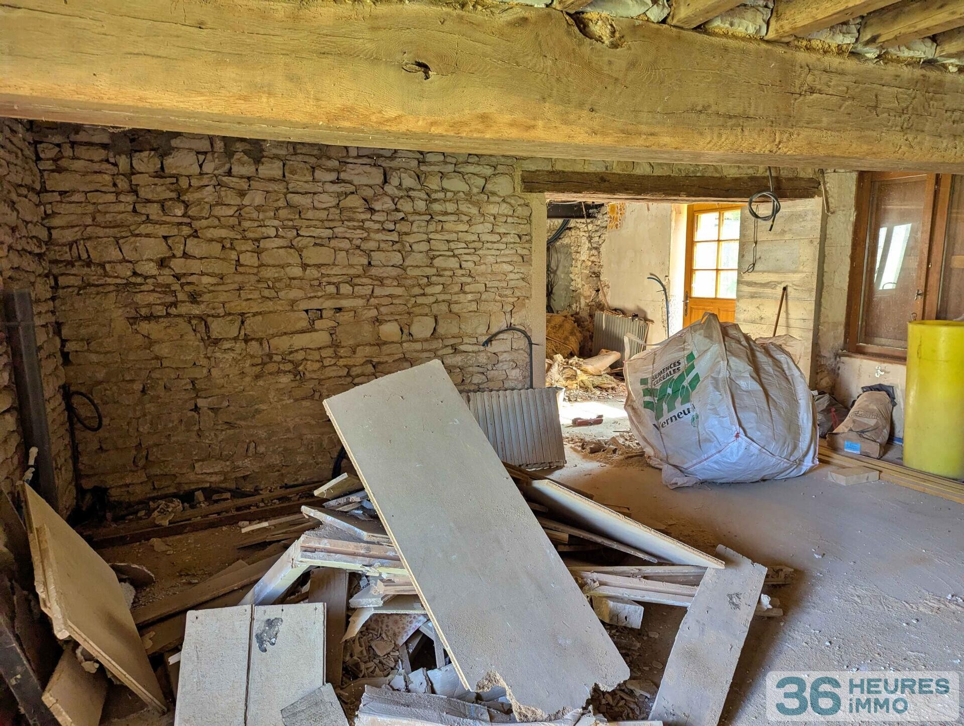 Idéal investisseur ou amateur de projet : Maison à réhabiliter avec dépendances et jardin