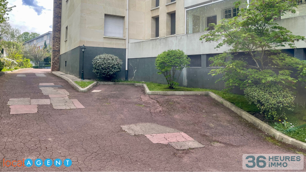  Un parking pour votre Van face au Parc de Sceaux