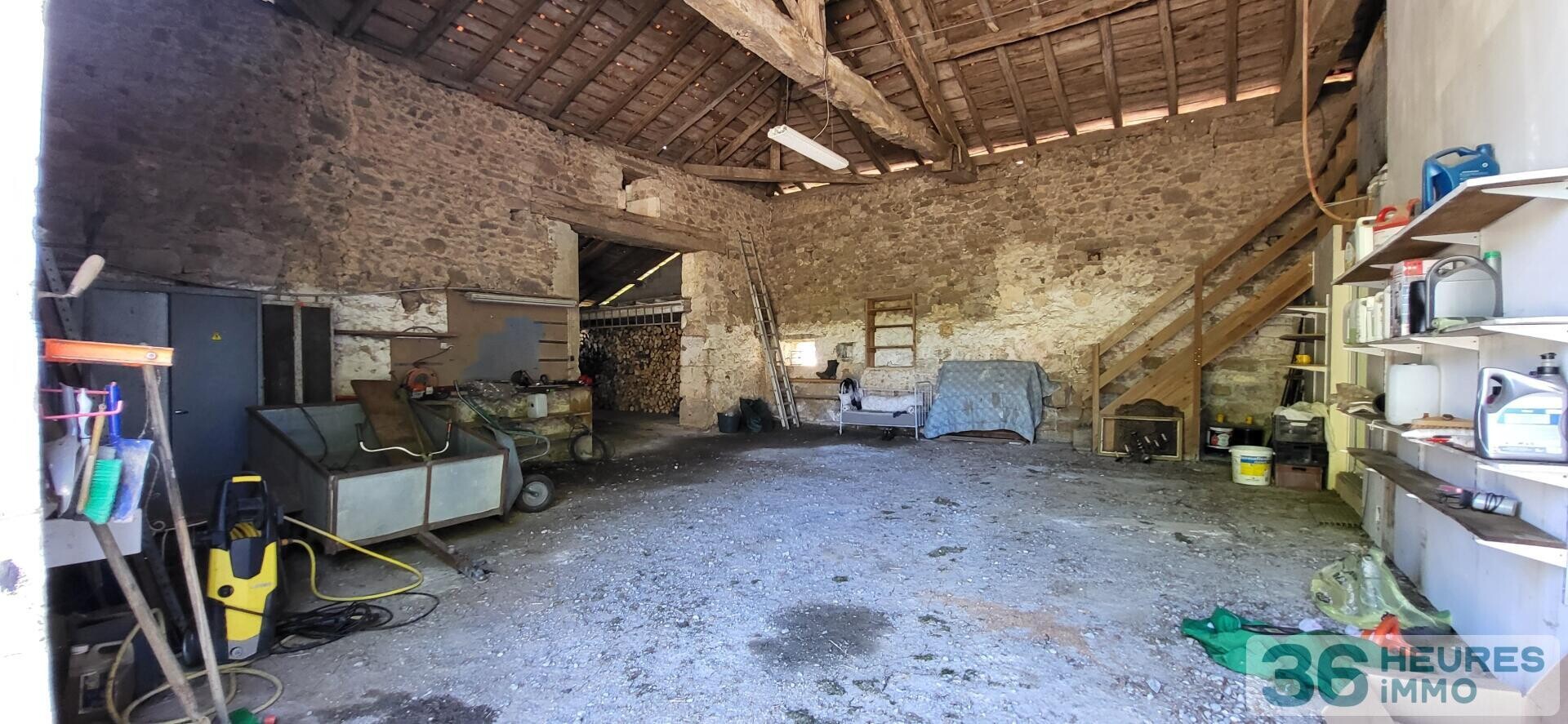 Maison en pierres rénovée, 139 M2, 4 chambres, 1170 M2 de terrain