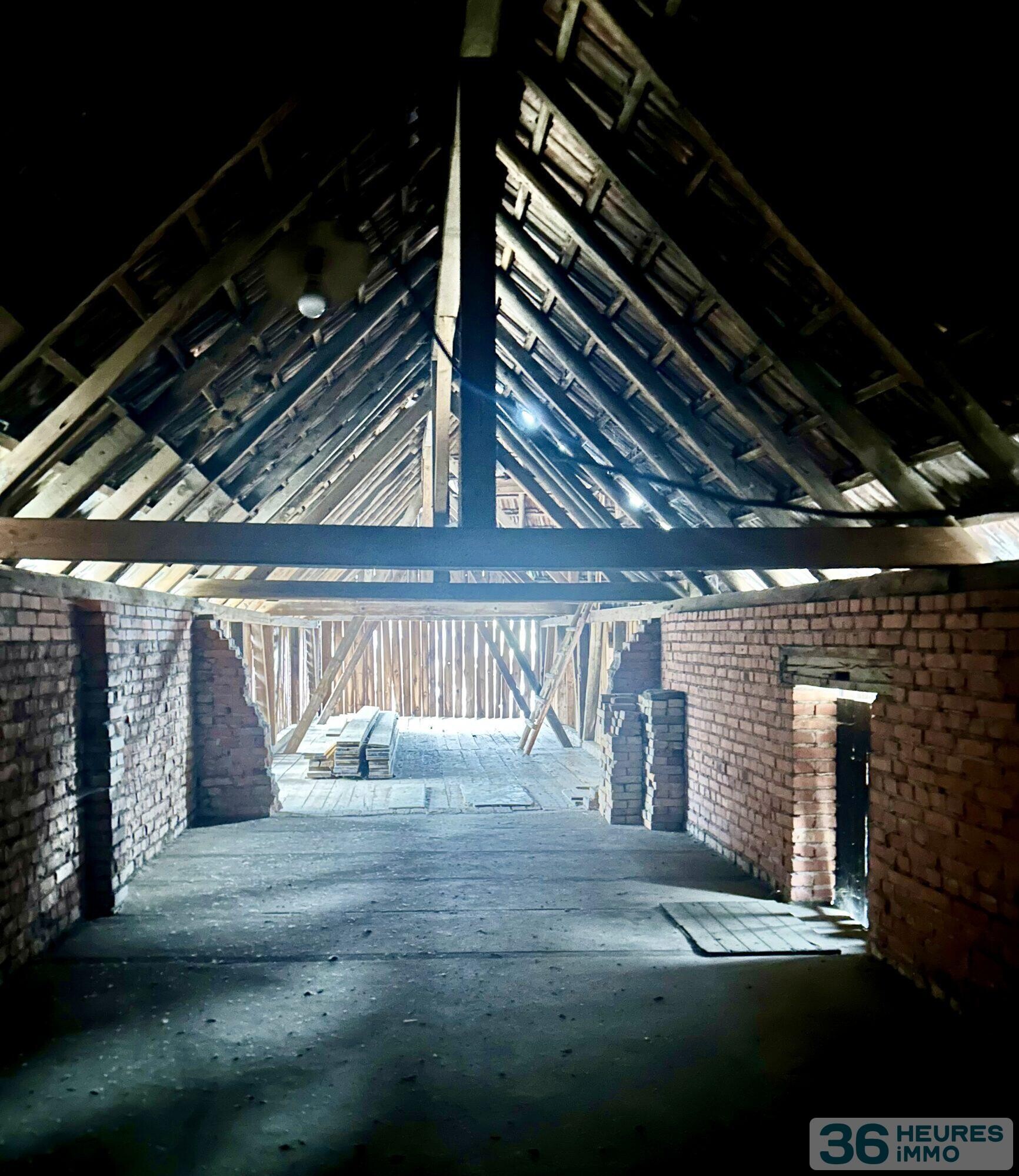 A vendre : maison ancienne à rénover et sa grange à aménageable à Schirrhein (67240)