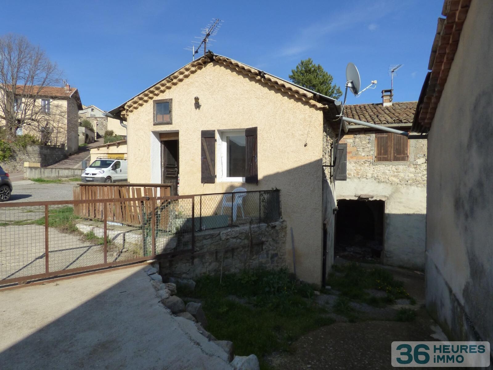 Ténement immobilier CURBANS