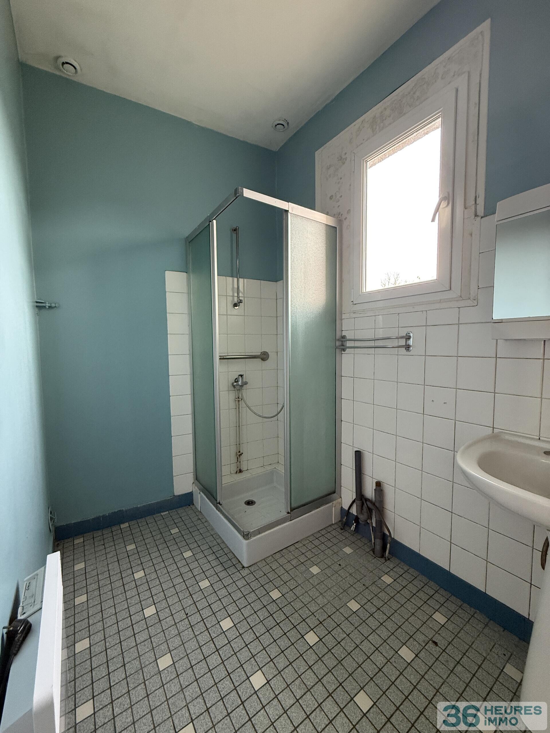 IMMEUBLE AVEC 3 APPARTEMENTS